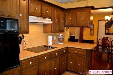 1019 N Faulkner Dr, Claremore, OK 74017 - photo 7