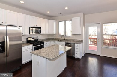 2568 James Madison Cir, Herndon, VA 20171 - photo 2