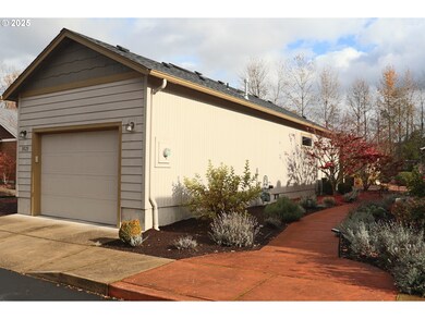 3023 Hummingbird Ln, Eugene, OR 97405 - photo 6