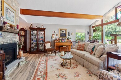 916 Hillcrest Dr - 1002