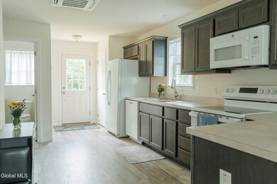 424 Summit Ave, Schenectady, NY 12307 - photo 6