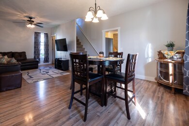 206 Ives Ave SW-1