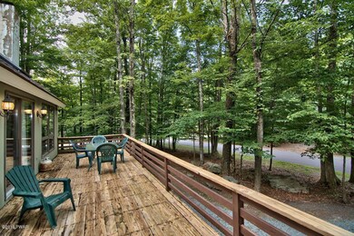 378 Lakewood Dr, Hamlin, PA 18427 - photo 4