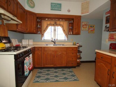 1110 N 19th St, Allentown, PA 18104 - photo 6