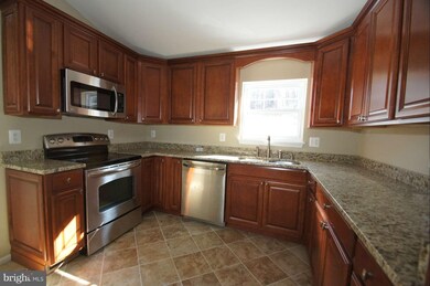 9423 Gunview Rd, Nottingham, MD 21236 - photo 5