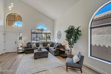 8-web-or-mls-W Myrtle Dr-006