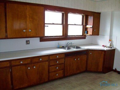 2380 Tremainsville Rd, Toledo, OH 43613 - photo 6