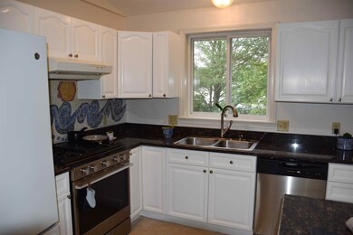 11 Rainbow Ave, MerriMacK, NH 03054 - photo 4