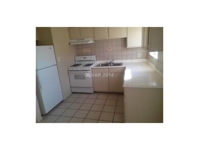 4384 Cy Cliffview Cir unit 2, Las Vegas, NV 89121 - photo 2