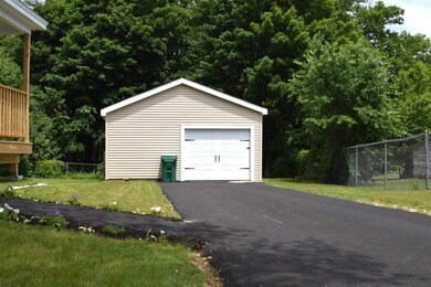 8 Spring St, Rochester, NH 03868 - photo 3