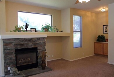 4123 E LARIAT LN