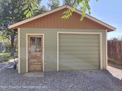Detached Garage