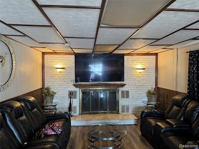 31263 Hayes Rd, Warren, MI 48088 - photo 3