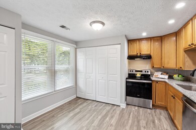 10601 Delfield Ct, Laurel, MD 20723 - photo 5