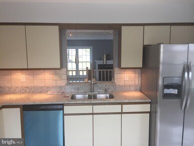 12214 Blue Moon Ct, Laurel, MD 20708 - photo 5