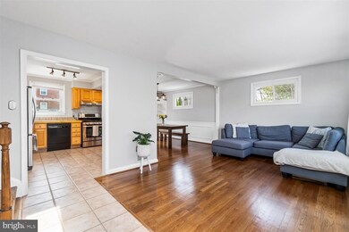 607 Olesmont Rd, Catonsville, MD 21228 - photo 2