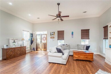 Living Room/Entry View