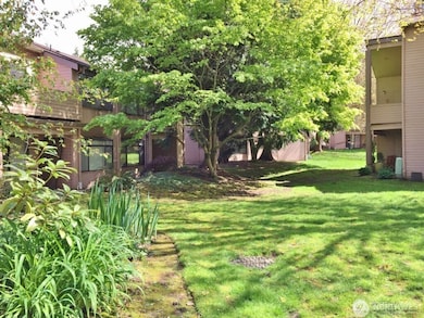 10008 NE 122nd St unit R-B, Kirkland, WA 98034 - photo 5