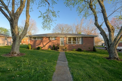 302 Fairlane Dr, Shelbyville, TN 37160 - photo 3