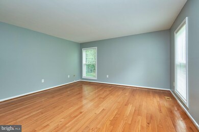 8424 Blevins Way Ct, Vienna, VA 22182 - photo 5