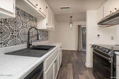 1231 E Lawrence Ln unit 14, Phoenix, AZ 85020 - photo 4