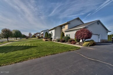 912 Apple Tree Rd, Moscow, PA 18444 - photo 2