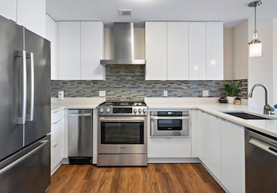 Forecaster 121 unit 902, Boston, MA 02114 - photo 2