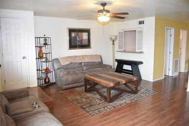 7724 Challie Ln unit 7724, Houston, TX 77088 - photo 5