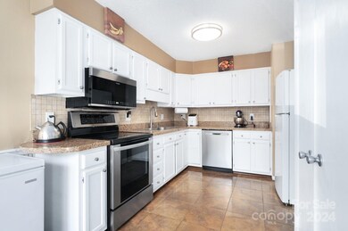 15 Hollybrook Dr unit 5, Asheville, NC 28803 - photo 7