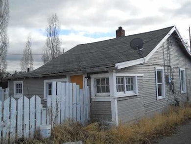 1715 Oak Ave, Klamath Falls, OR 97601 - photo 3