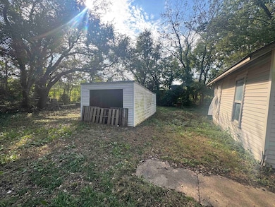 1603 Mansfield St, Winfield, KS 67156 - photo 3