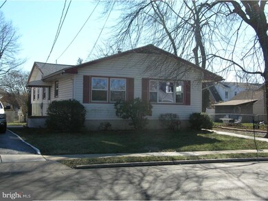 328 Broomall St, Folsom, PA 19033 - photo 2