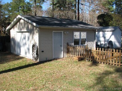 Detached garage
