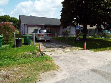 11 De Boll St, Houston, TX 77022 - photo 2