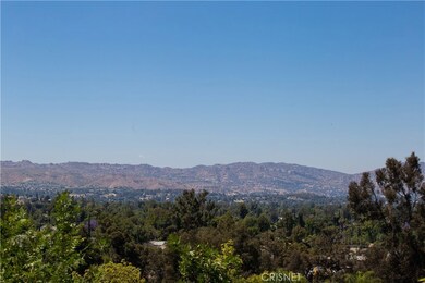 22641 Crespi St, Woodland Hills, CA 91364 - photo 2