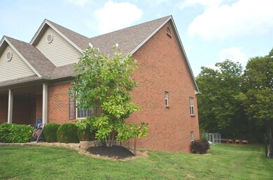 429 Cresthill Dr, Harrodsburg, KY 40330 - photo 4