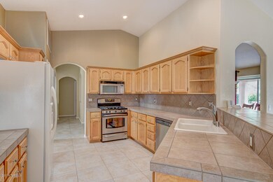 4 Kitchen 1