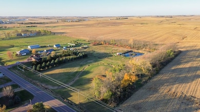 405 N Western Ave, Hartford, SD 57033 - photo 3