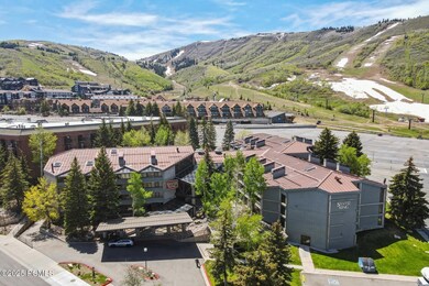 2_Aerial_1800x1200_4228227