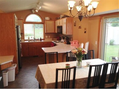 Dining Room & Kitchen