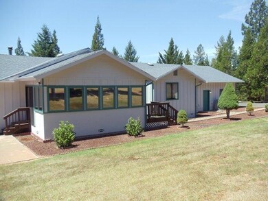 777 Hixson Dr, Grants Pass, OR 97526 - photo 4