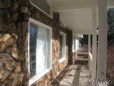 Great covered front patio.