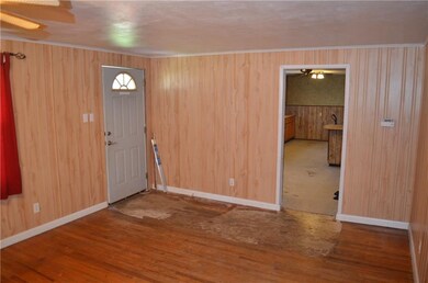 233 E 75th St, Anderson, IN 46013 - photo 6