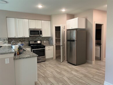 8117 Sealey St unit B, Houston, TX 77088 - photo 5