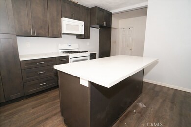 633 W Cressey St, Compton, CA 90222 - photo 6