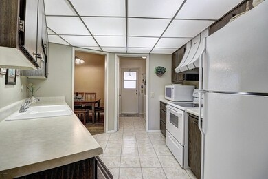 10460 W Palmeras Dr unit 39, Sun City, AZ 85373 - photo 3