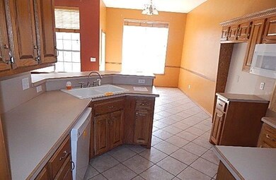 2312 NE 4th St, Moore, OK 73160 - photo 5