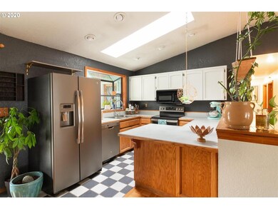 1824 Garnet Ct, Sutherlin, OR 97479 - photo 7