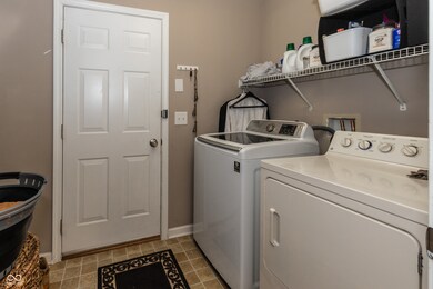 420 Beverly Ct, Carmel, IN 46032 - photo 6