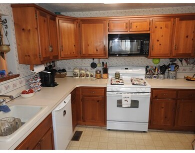 25 Eaton Ct unit 25, Haverhill, MA 01832 - photo 3